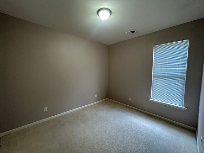Building Photo - 1108 Washington Dr