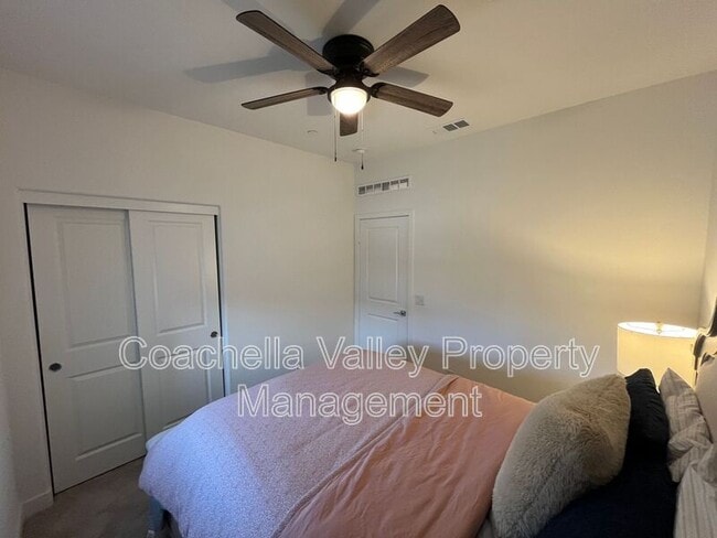 Building Photo - 76279 Cambridge Dr