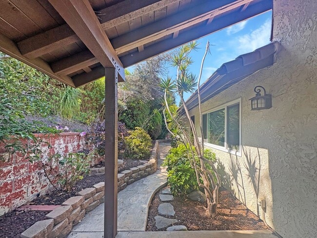 Building Photo - Botanical Garden Paradise in San Marcos