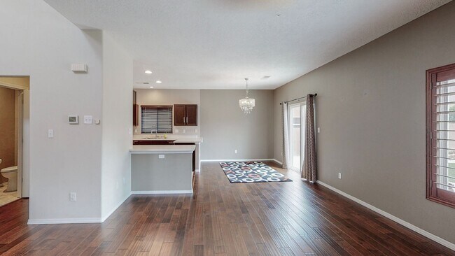 Building Photo - Vista Del Norte neighborhood 3 Bedroom