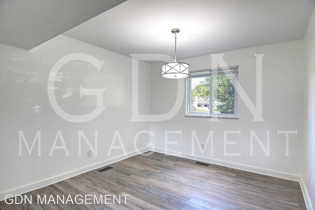 Building Photo - 4 br, 2.5 bath House - 589 Wilson Drive