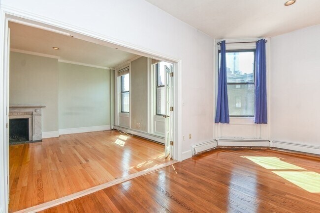 Building Photo - 275 Beacon St