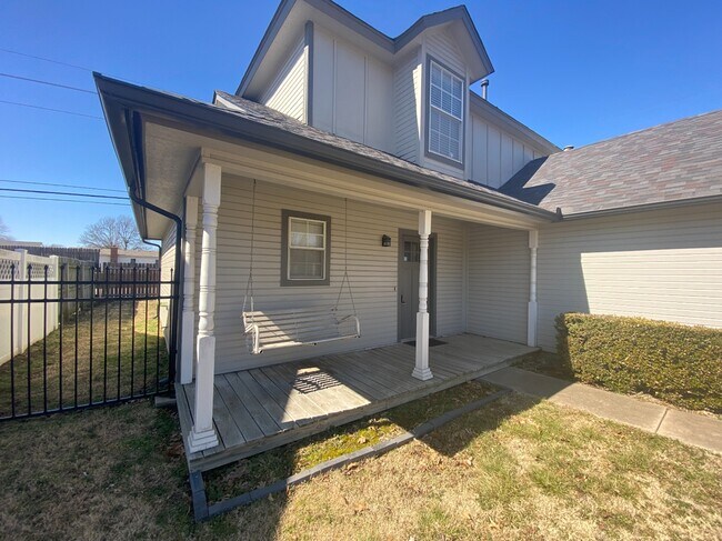 Building Photo - 9324 S 65th E Pl