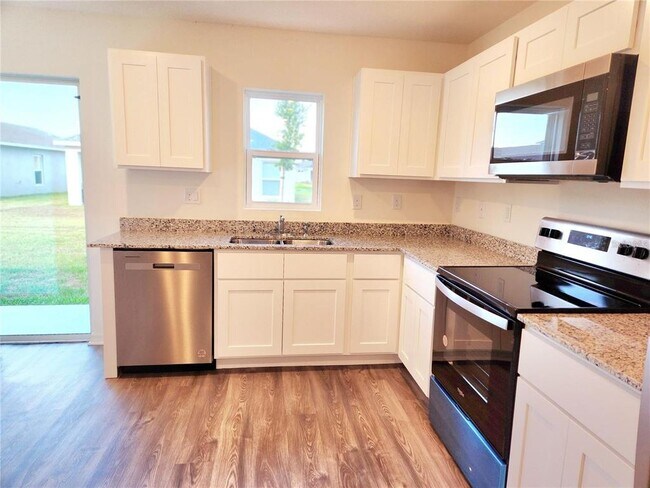 Building Photo - 1931 Golden Beak Dr