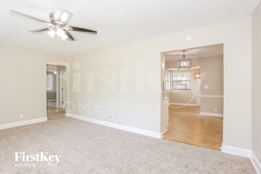 Building Photo - 6641 Pine Summit Dr
