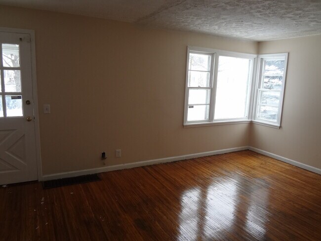 Building Photo - CALL TODAY TO RENT YOUR HOME SWEET HOME !!!