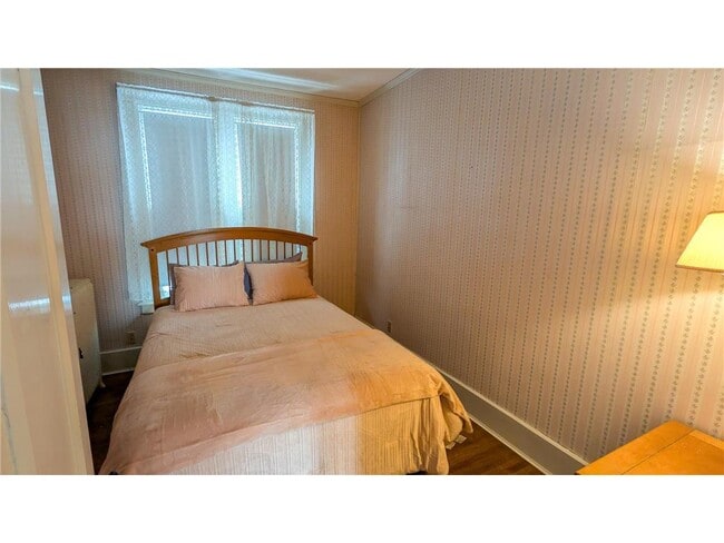 Building Photo - 519 Park Ave