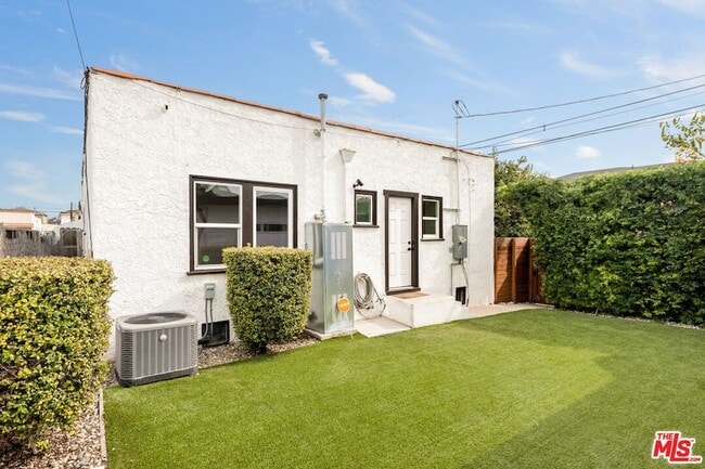 Building Photo - 6531 Arlington Ave