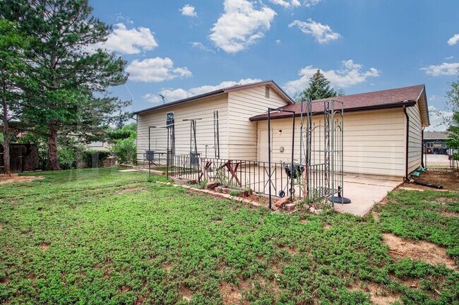 Building Photo - 7305 Centennial St