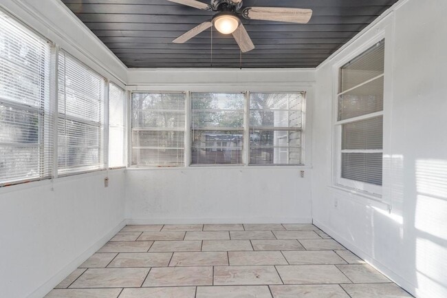 Building Photo - 1613 Hernando Dr