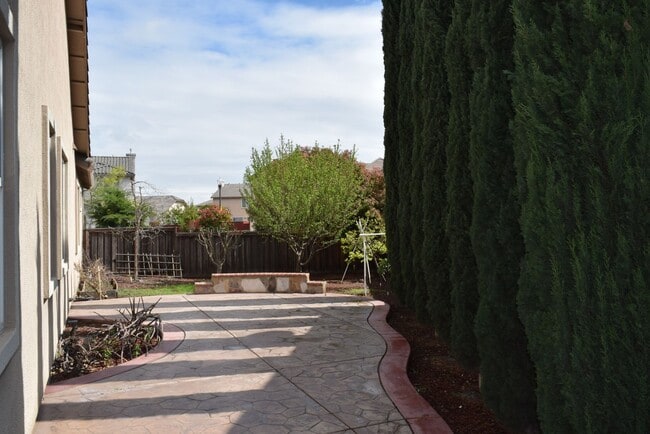 Building Photo - Coming Soon! Spacious Single-Story Home for Lease in Lathrop!