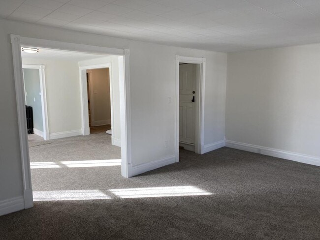 Building Photo - 210 Logan Blvd