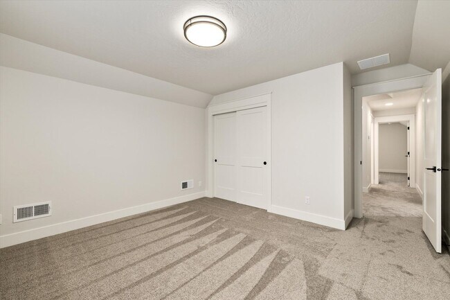 Building Photo - 3903 W Spring House Ln