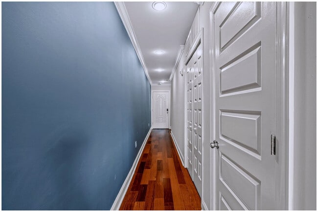 Building Photo - 1401 N 5th St