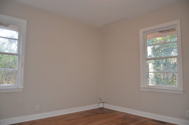 Building Photo - 3411 Lark Lane