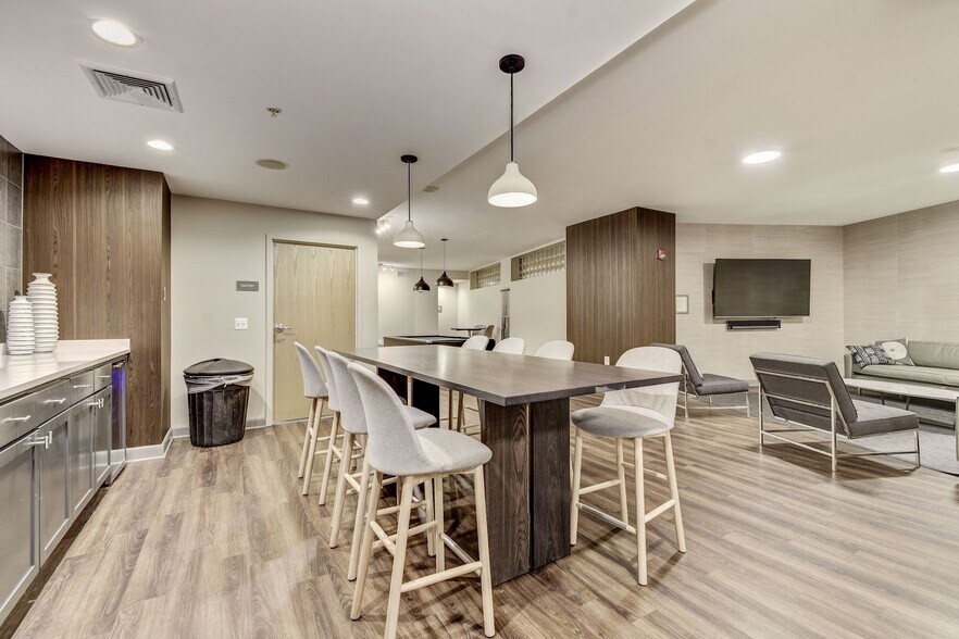 Party Room - 400 Massachusetts Ave NW