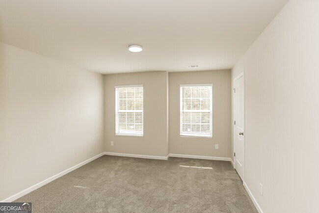 Building Photo - 118 Mineral Springs Ln