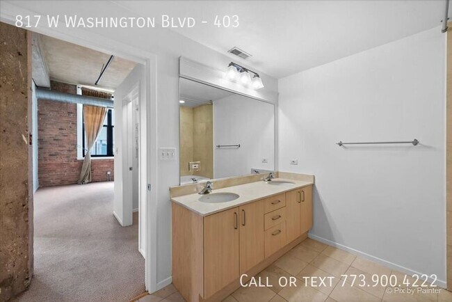 Building Photo - 817 W Washington Blvd