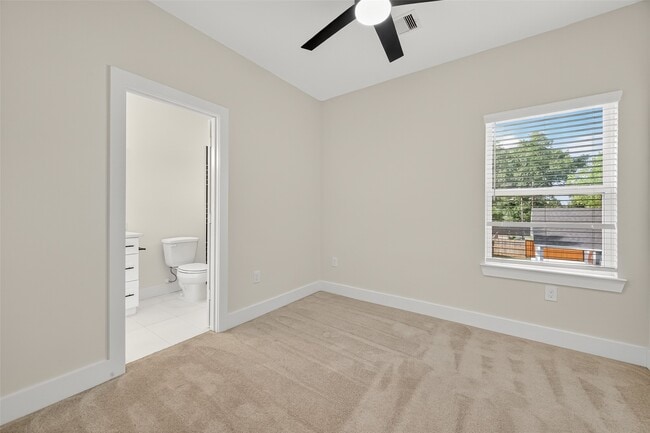 Building Photo - 808 Fortune St