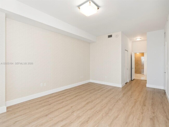 Building Photo - 7901 Hispanola Ave