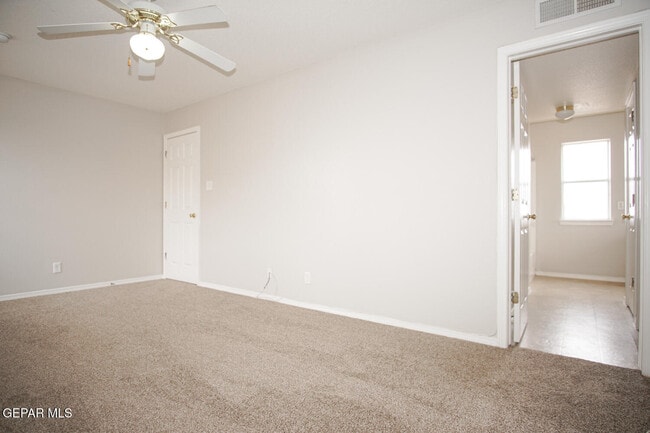 Building Photo - 3272 Garden Point Dr