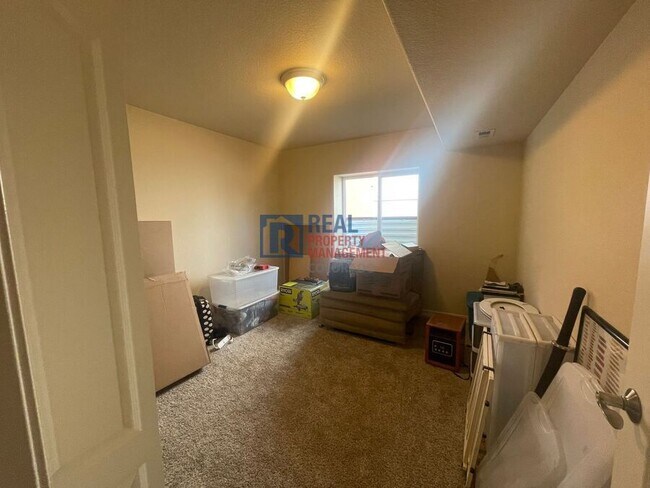 Building Photo - 10470 Mount Emerald Dr