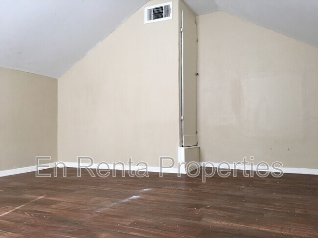 Building Photo - 2903 Weber St