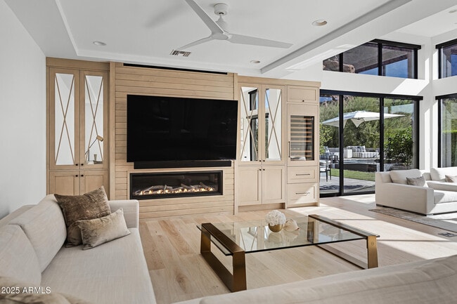 Building Photo - 5841 N Echo Canyon Cir