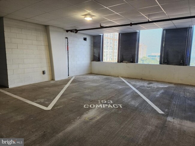 Building Photo - 1650 Silver Hill Dr
