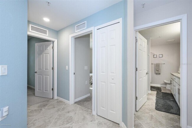 Building Photo - 14061 Heritage Landing Blvd