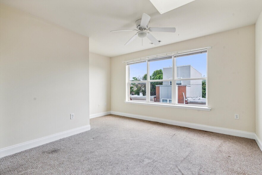 Building Photo - 1705 Arlington St