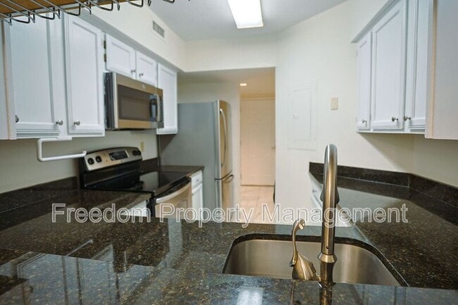 Building Photo - 2400 Clarendon Blvd