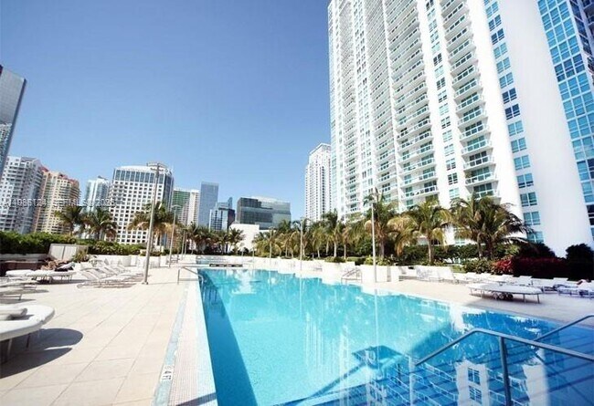 Building Photo - 950 Brickell Bay Dr