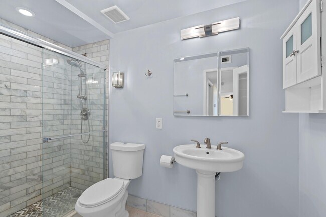 Building Photo - 750 Egret Cir