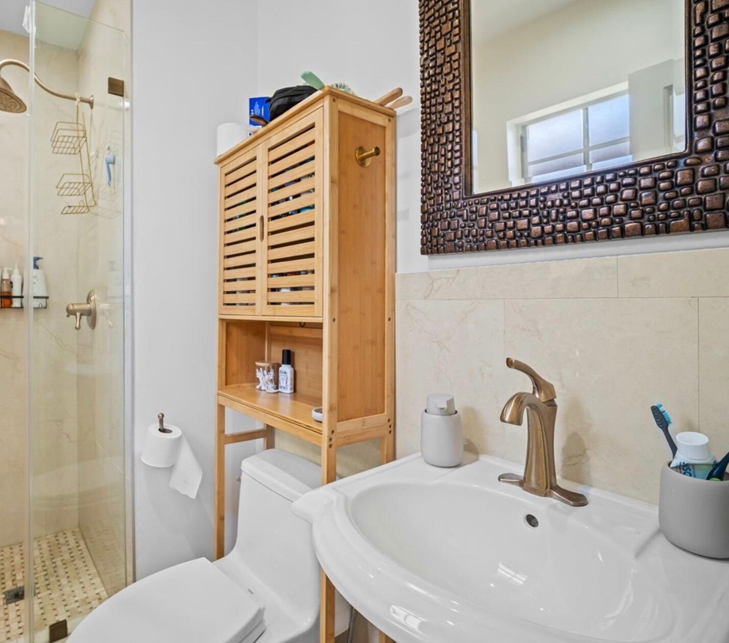 Building Photo - 300 Manor Pl