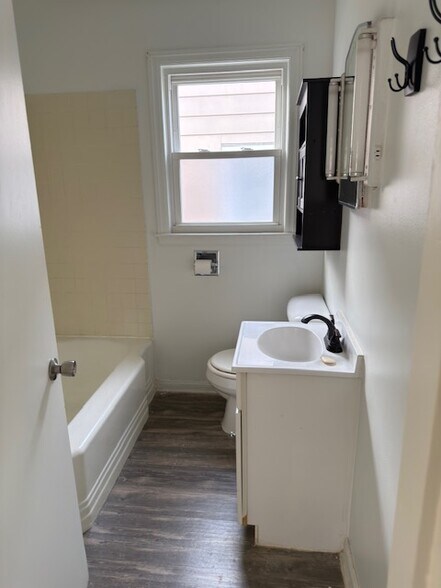 Bathroom - 1134 Goodman Ave