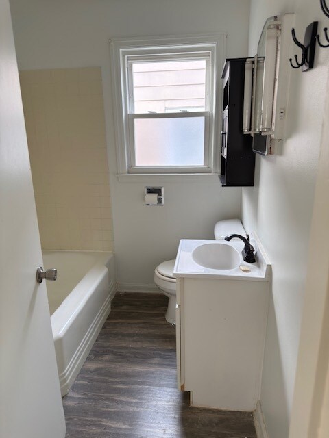 Bathroom - 1134 Goodman Ave