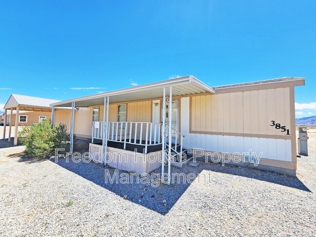 Building Photo - 3851 W Donner St