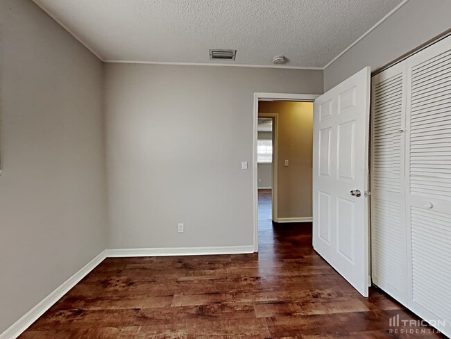 Building Photo - 705 Crimson King Trce