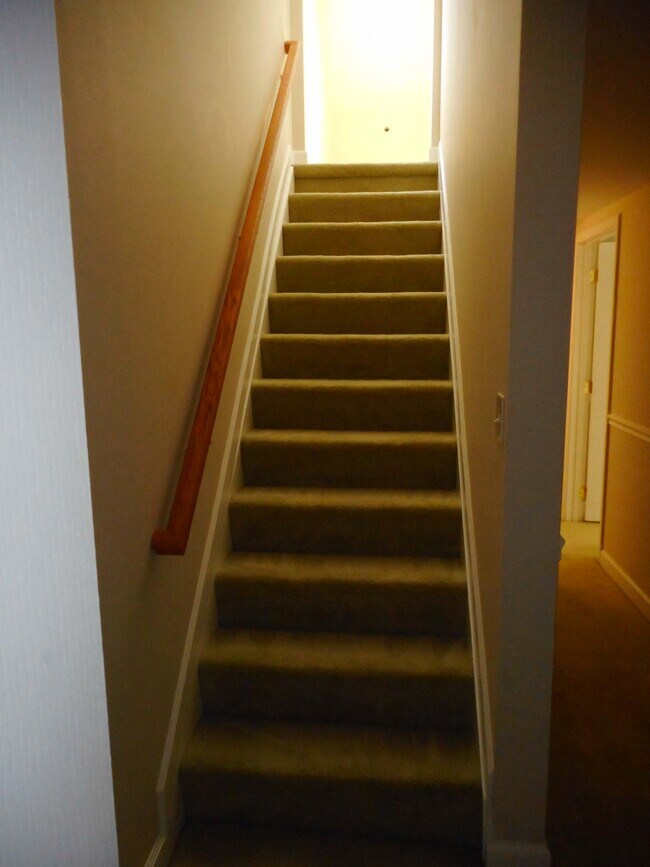 Building Photo - 608 Green St