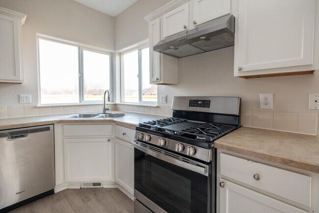 Building Photo - 20688 White Dove Ln