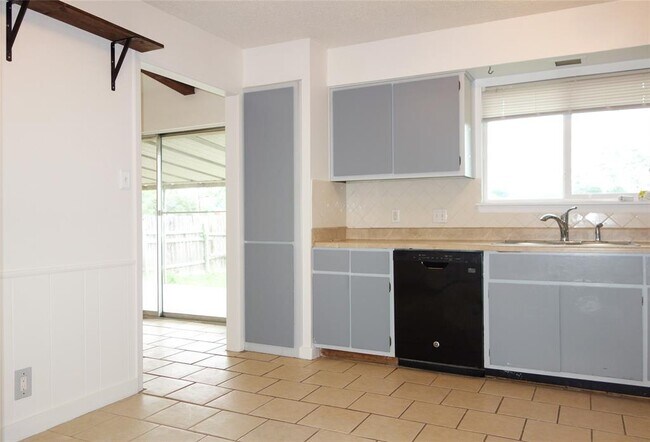 Building Photo - 1416 Cardinal Hill Dr