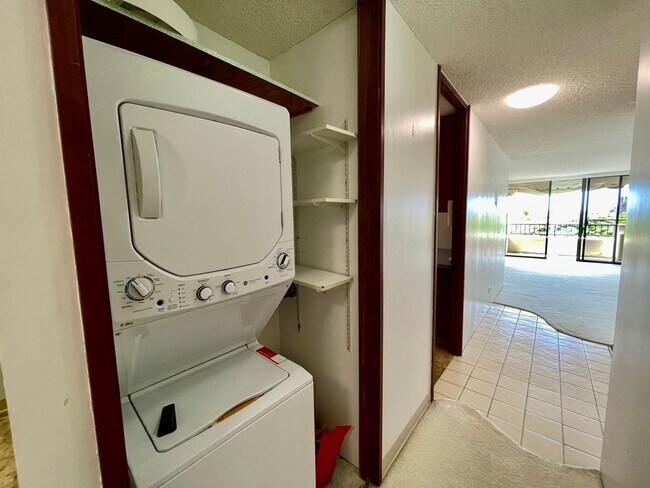 Building Photo - 1Bedroom, 1 Bathroom Unit in Naniwa Gardens, Hawaii Kai, AVAILABLE Soon!