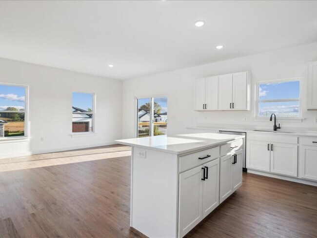 Building Photo - 808 Windam Dr