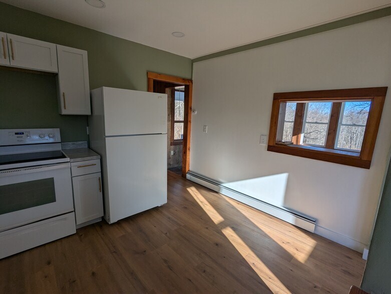 Building Photo - 615 E Miller Rd