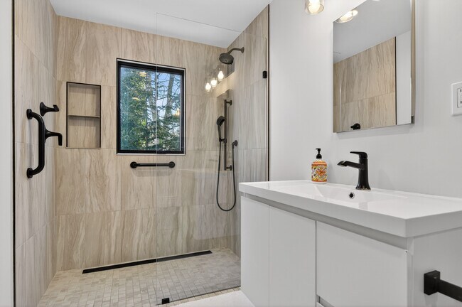 Building Photo - 2 Prospect Ave