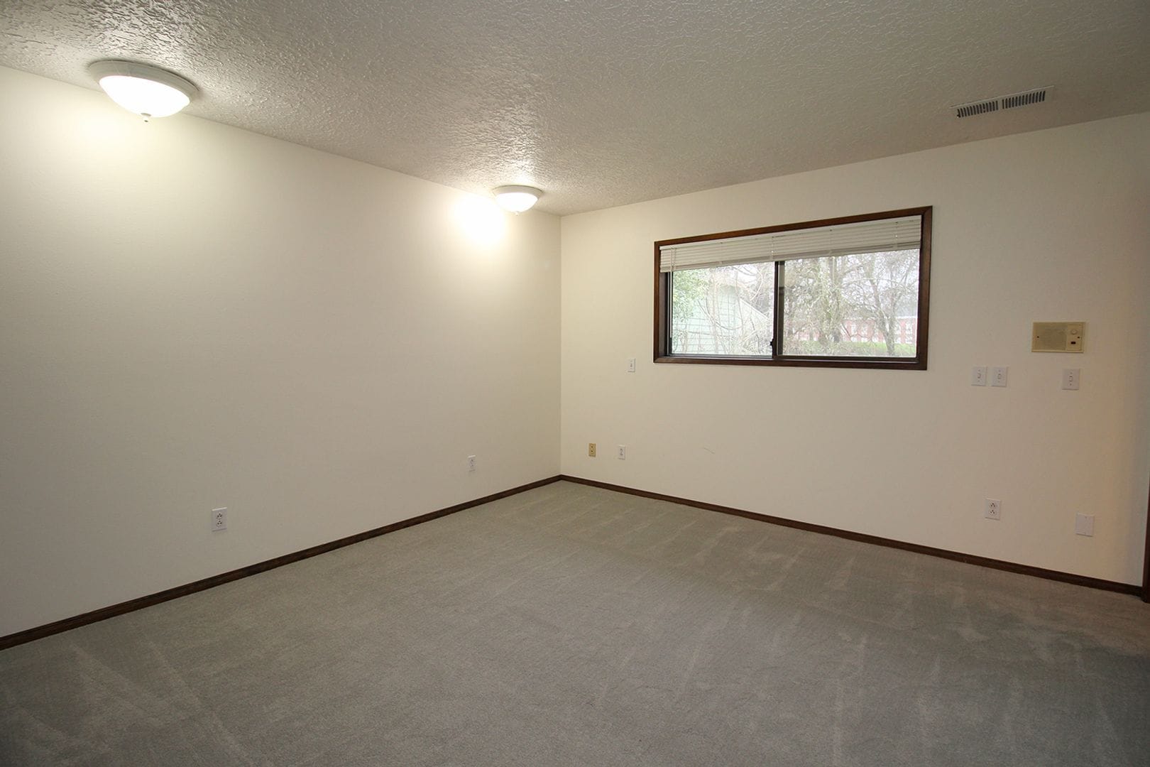 Building Photo - 2727 SE 58th Ave