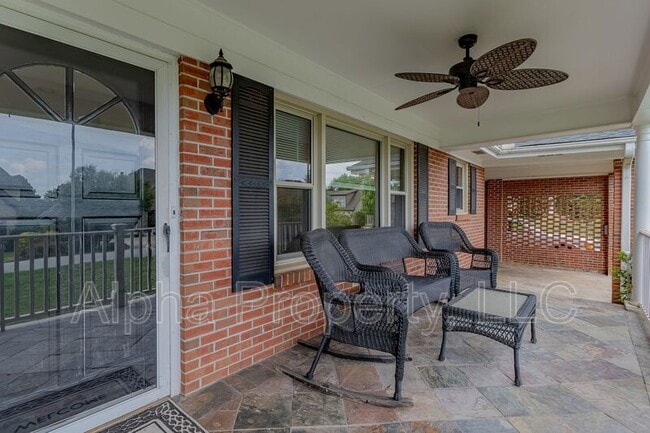 Building Photo - 109 Roberts Cir