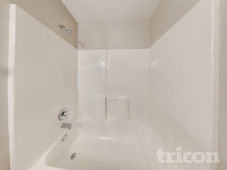 Building Photo - 7516 Pipestone Dr