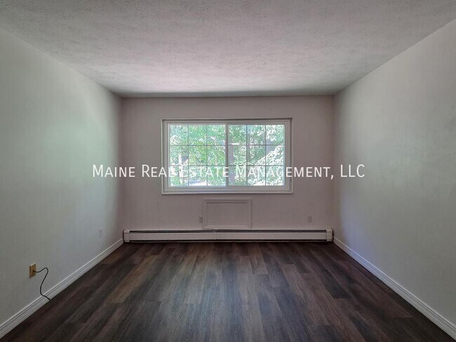 Building Photo - 20 Tall Pines Dr